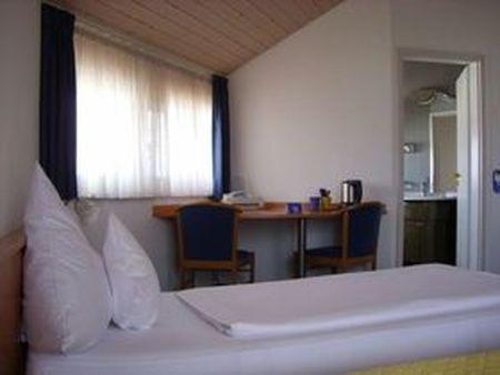 Hotel Crystal Фильдерштадт Номер фото